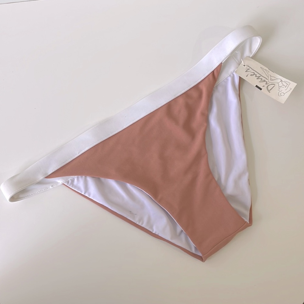 NWT tan white light clay bikini bottoms low rise L